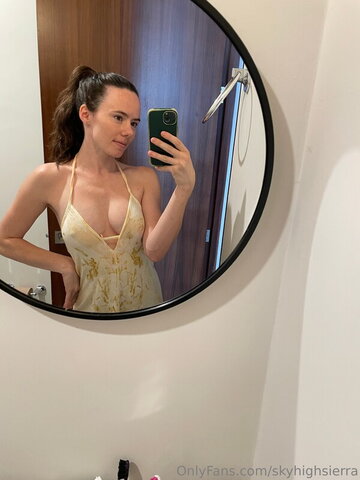 skyhighsierra nude photo 11