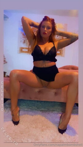 Skyla Nichols – Red-haired MILF from Morgantown, West Virginia, USA