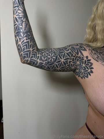 Skylar Vox nude photo 3