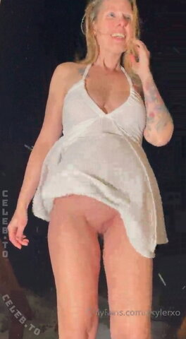 skylerxo nude photo 5