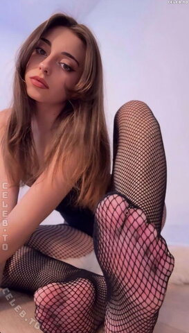 Slayeas nude photo 45