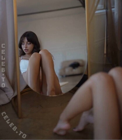 Slayeas nude photo 24