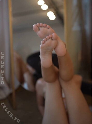 Slayeas nude photo 15