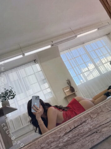 Slayeas nude photo 6