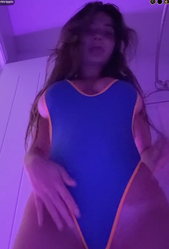 Slumpg0dflow nude photo 2