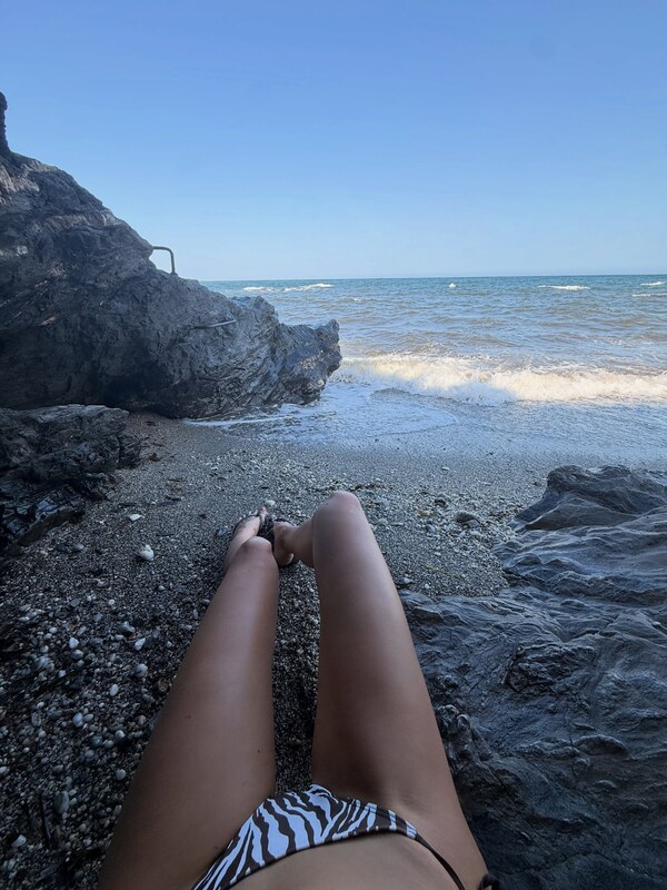 slythi nude photo 3