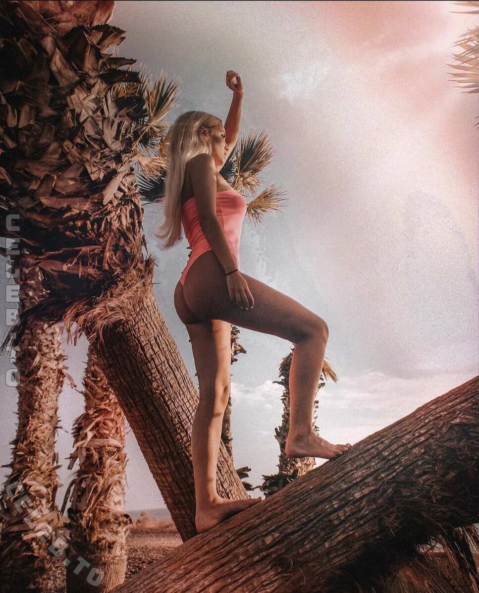 Smallybelle nude photo 1