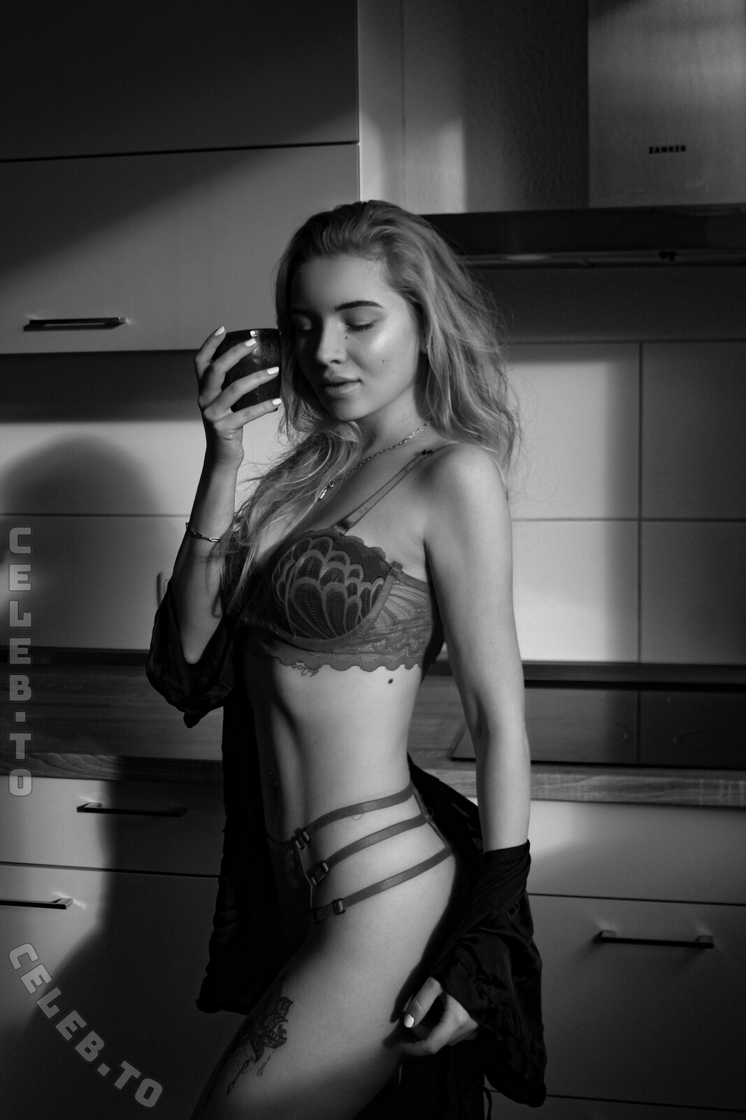 Smallybelle nude photo 4