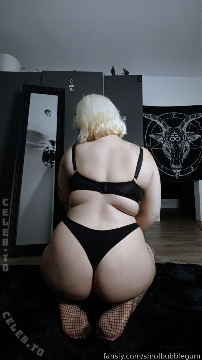 smolbubblegum nude photo 5