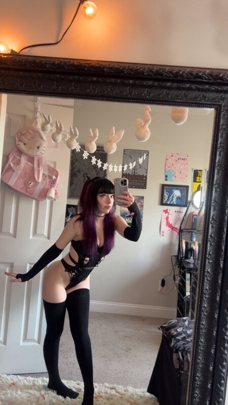 Snottea nude photo 6
