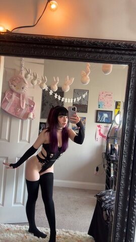 Snottea nude photo 2