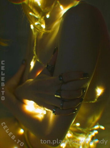 Soeyecandy nude photo 9