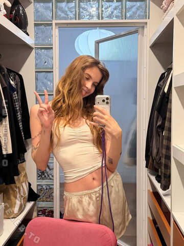 Sofi nude photo 11