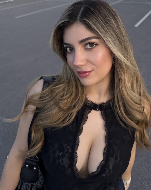 Sofia Abaid nude photo 6