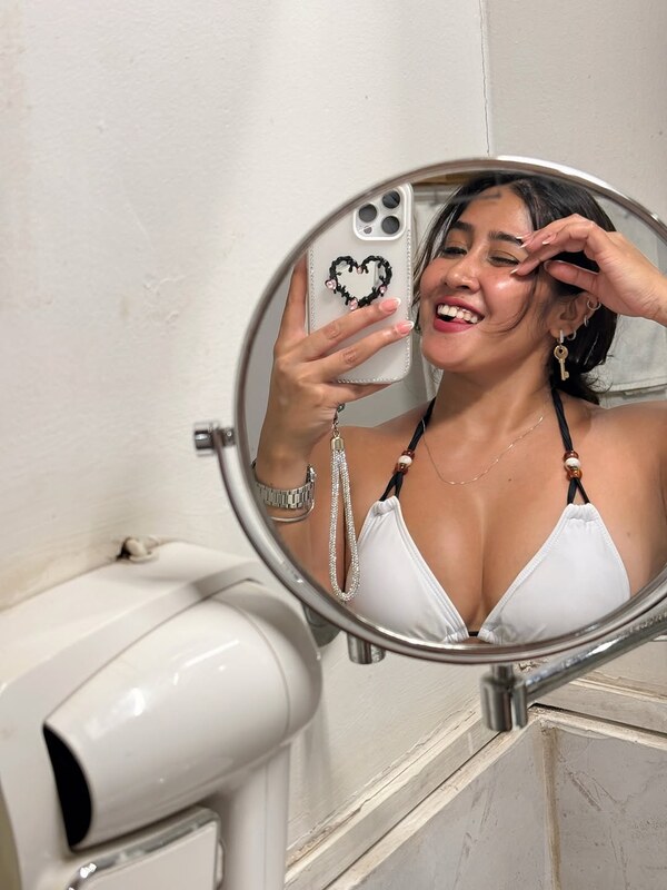 Sofia Ansari nude photo 5