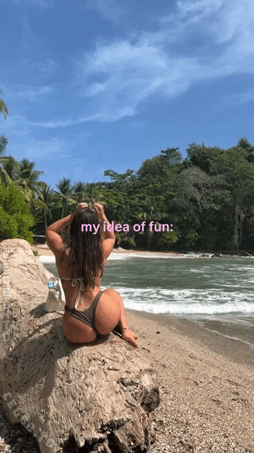 Sofia Fabbri nude photo 3