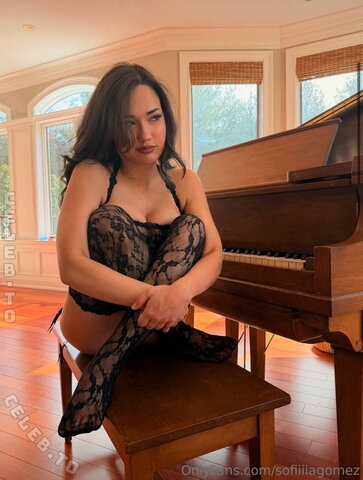 Sofia Gomez nude photo 35