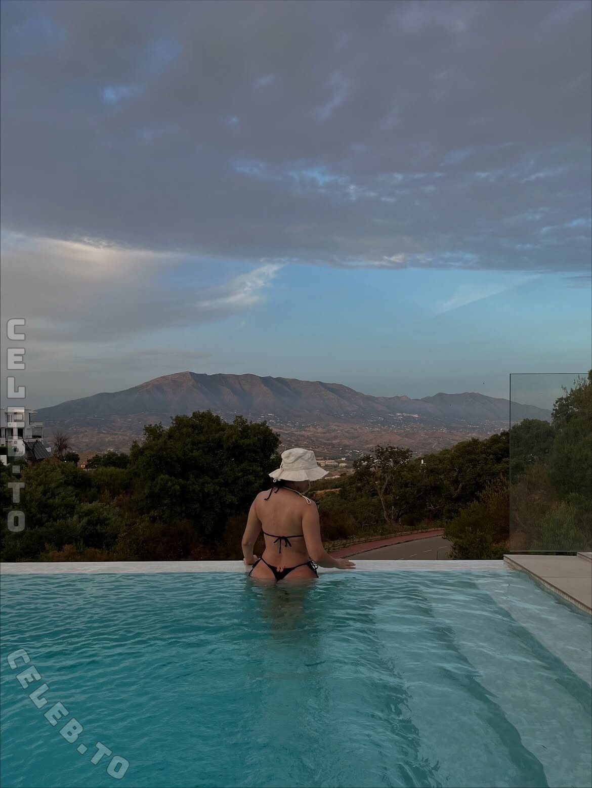 Sofia Reise nude photo 3
