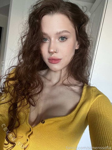 Sofia Simens nude photo 27