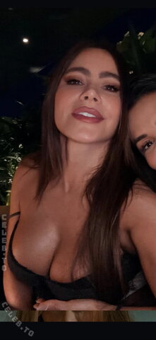 Sofia Vergara nude photo 10