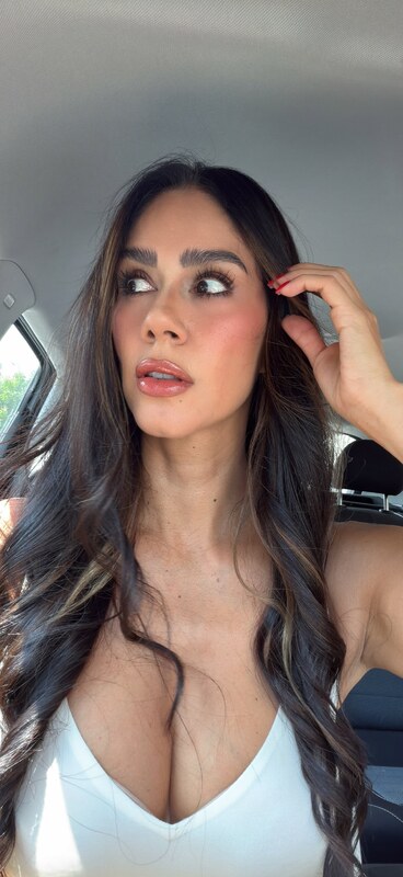 Sofia Yunes nude photo 1