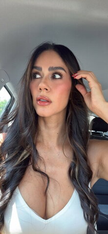 Sofia Yunes Sexy (2 photos)