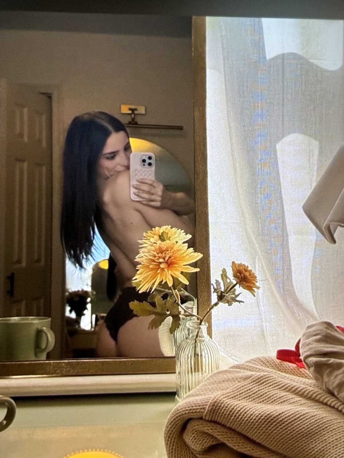 Sofiacrnilovic nude photo 5