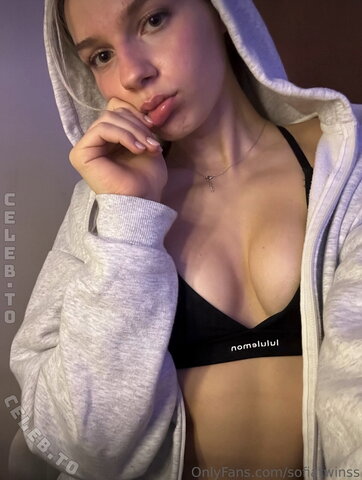 sofiatwinss nude photo 4