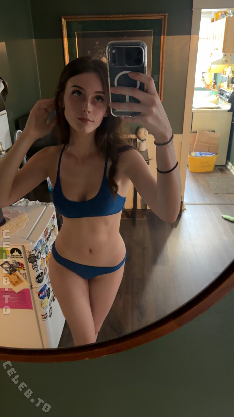 soggyalien22 nude photo 3