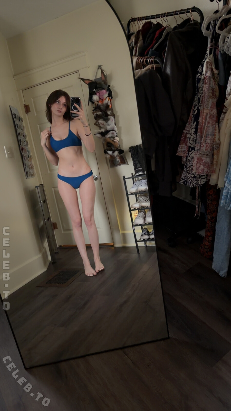 soggyalien22 nude photo 10