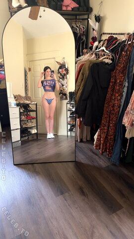 soggyalien22 nude photo 51