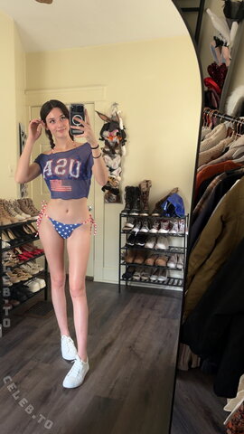 soggyalien22 nude photo 49