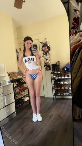 soggyalien22 nude photo 42