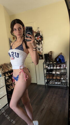 soggyalien22 nude photo 38