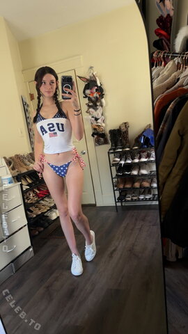 soggyalien22 nude photo 35