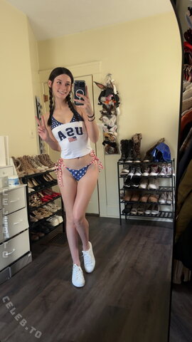 soggyalien22 nude photo 34