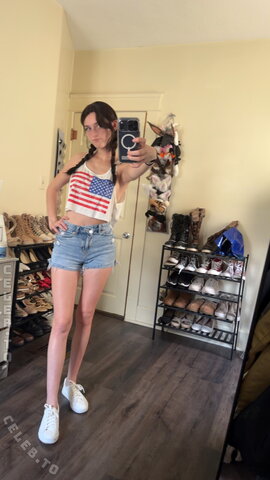 soggyalien22 nude photo 32