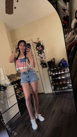 soggyalien22 nude photo 30
