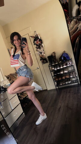 soggyalien22 nude photo 29