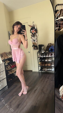 soggyalien22 nude photo 12
