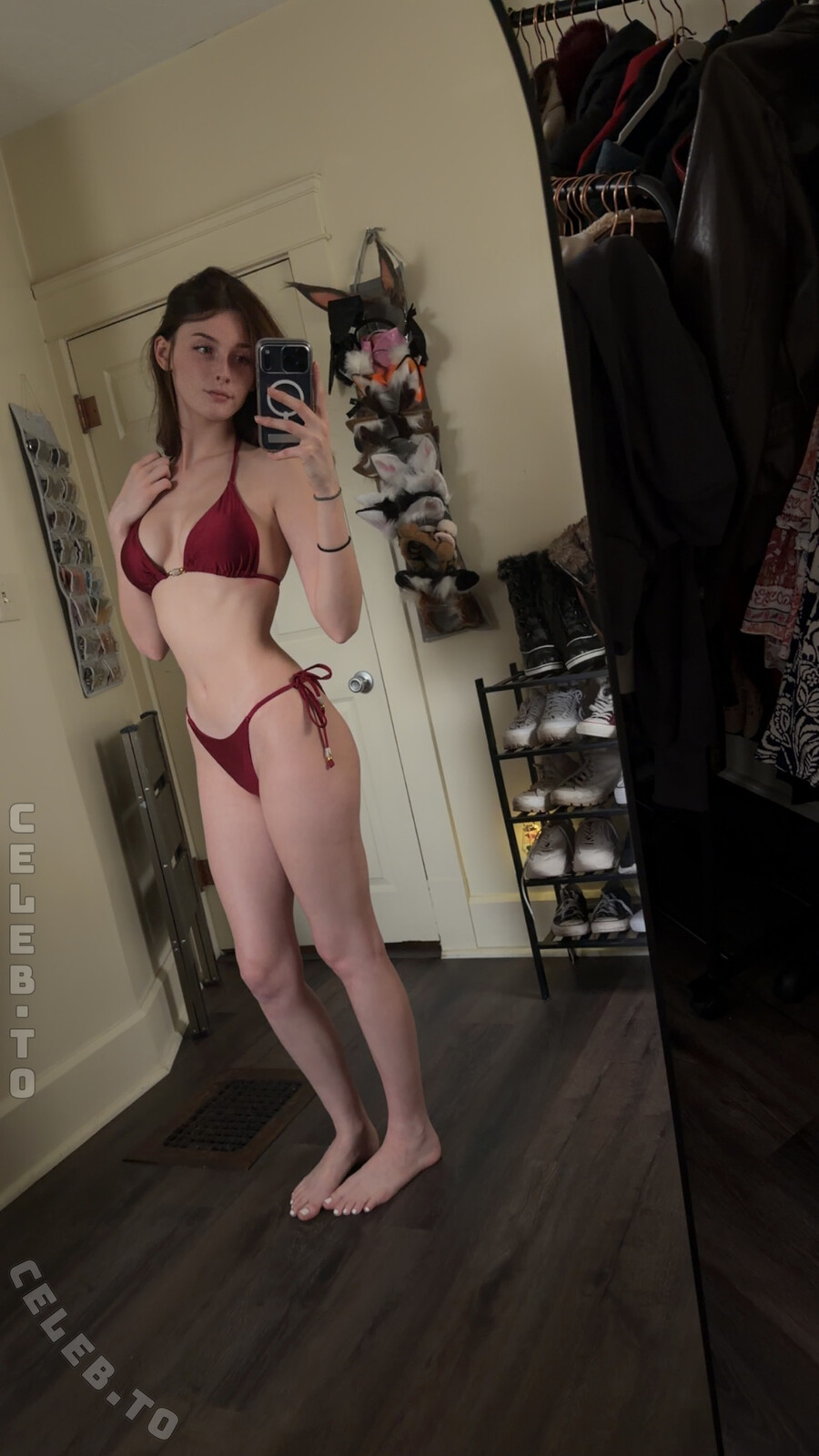 soggyalien22 nude photo 2