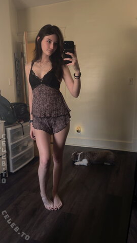 soggyalien22 nude photo 37