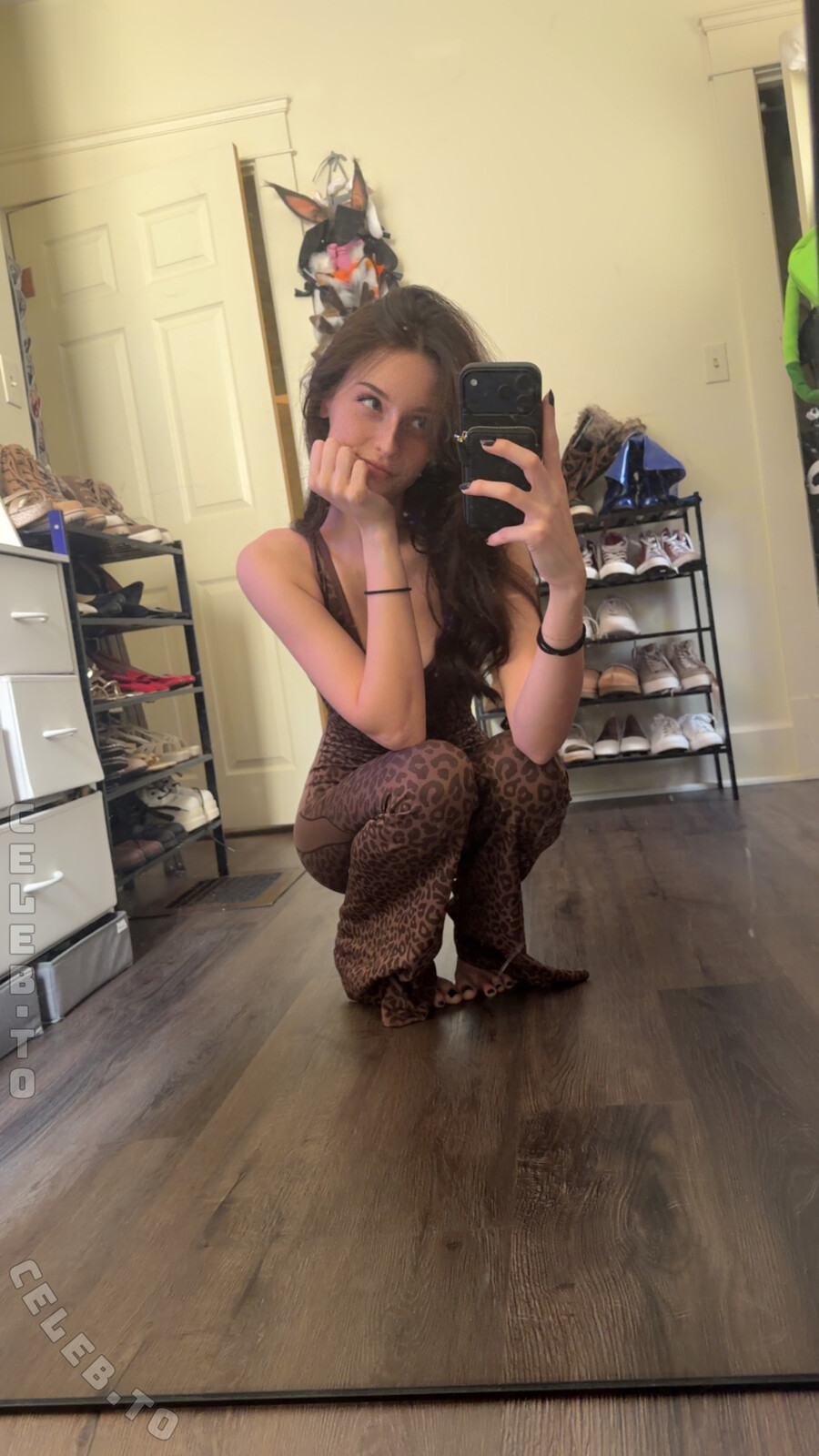 soggyalien22 nude photo 1