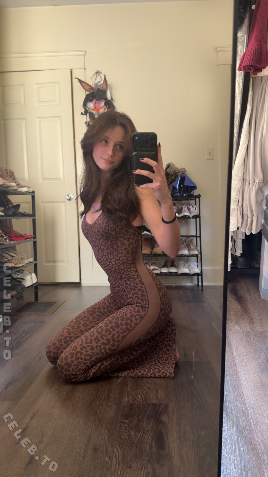 soggyalien22 nude photo 4