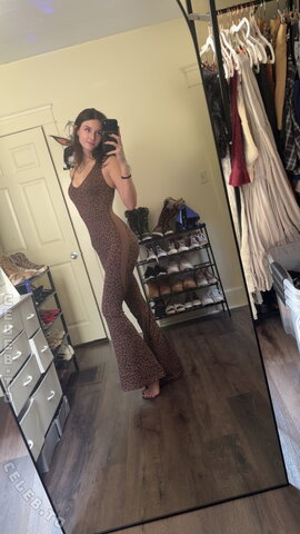 soggyalien22 nude photo 6