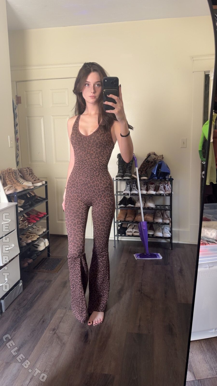 soggyalien22 nude photo 12