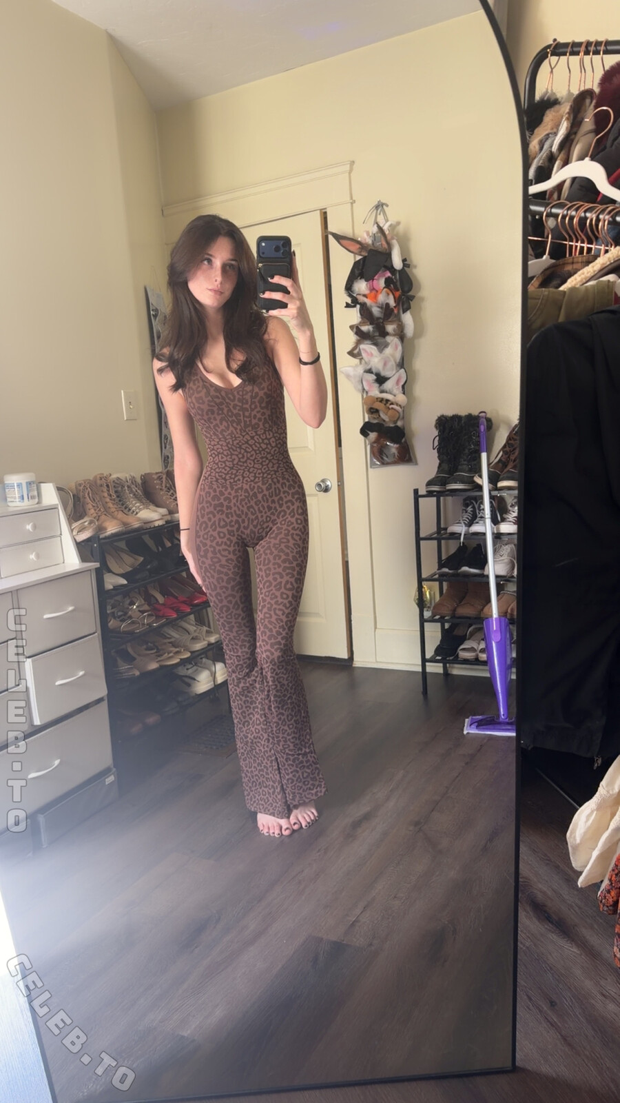 soggyalien22 nude photo 13