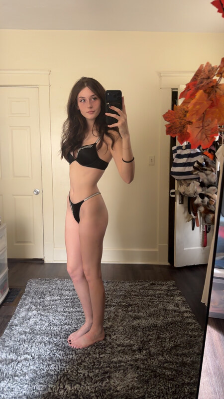 soggyalien22 nude photo 27