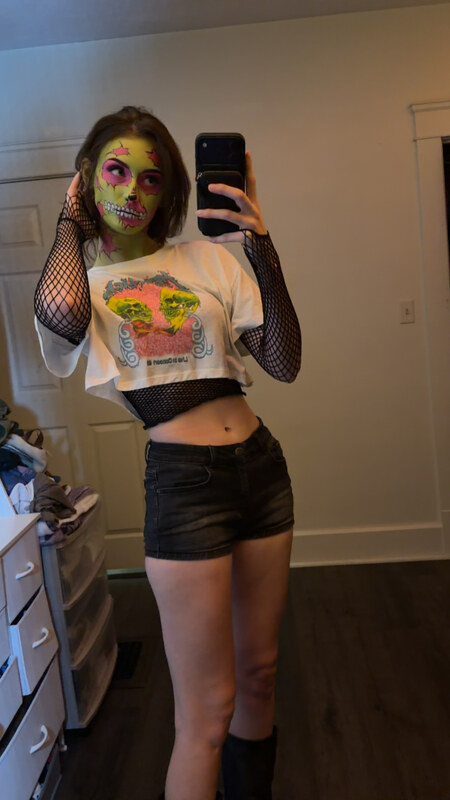 soggyalien22 nude photo 12