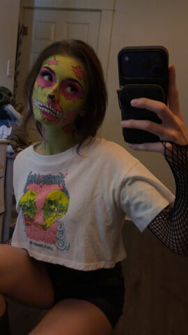 soggyalien22 nude photo 40